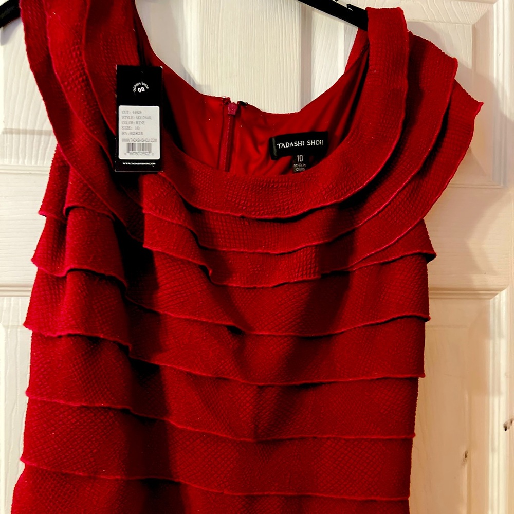 NWT Tadashi Shoji wine tiered gown